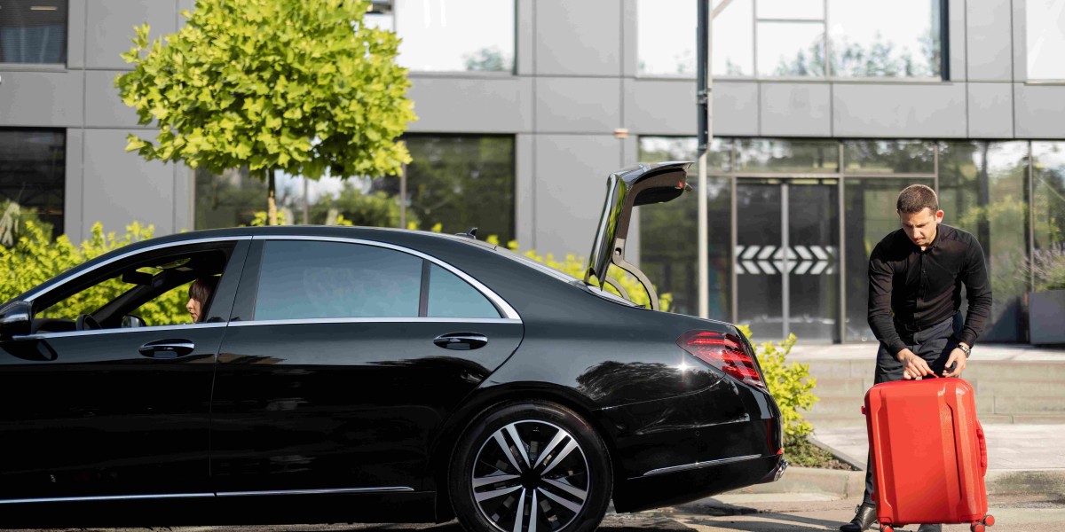 The Luxury and Logistics of a Reliable Heathrow to Portsmouth Chauffeur Service