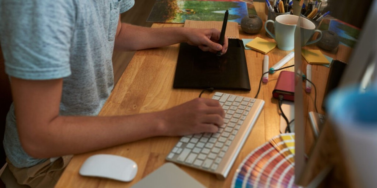 Sulaiman Safi | Expert Graphic Designer & Creative Director in Toronto, Canada