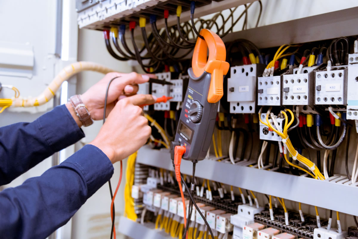 What to Expect When Hiring an Electrician in Dubai - electricianservicesdubai