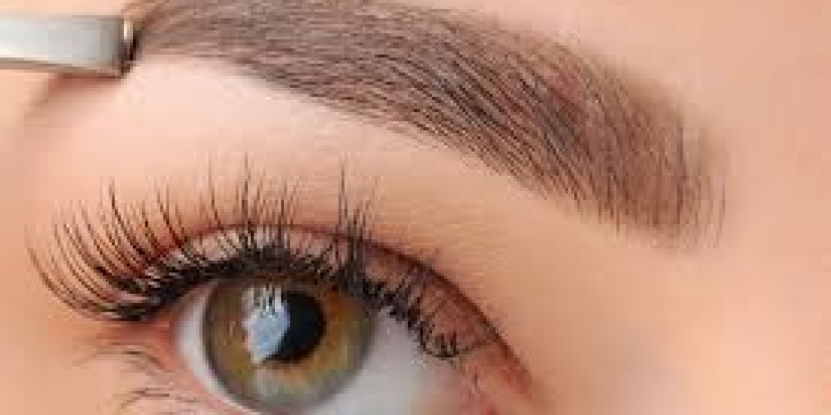 Eyebrow Transplant in Dubai for Fuller Natural Brows