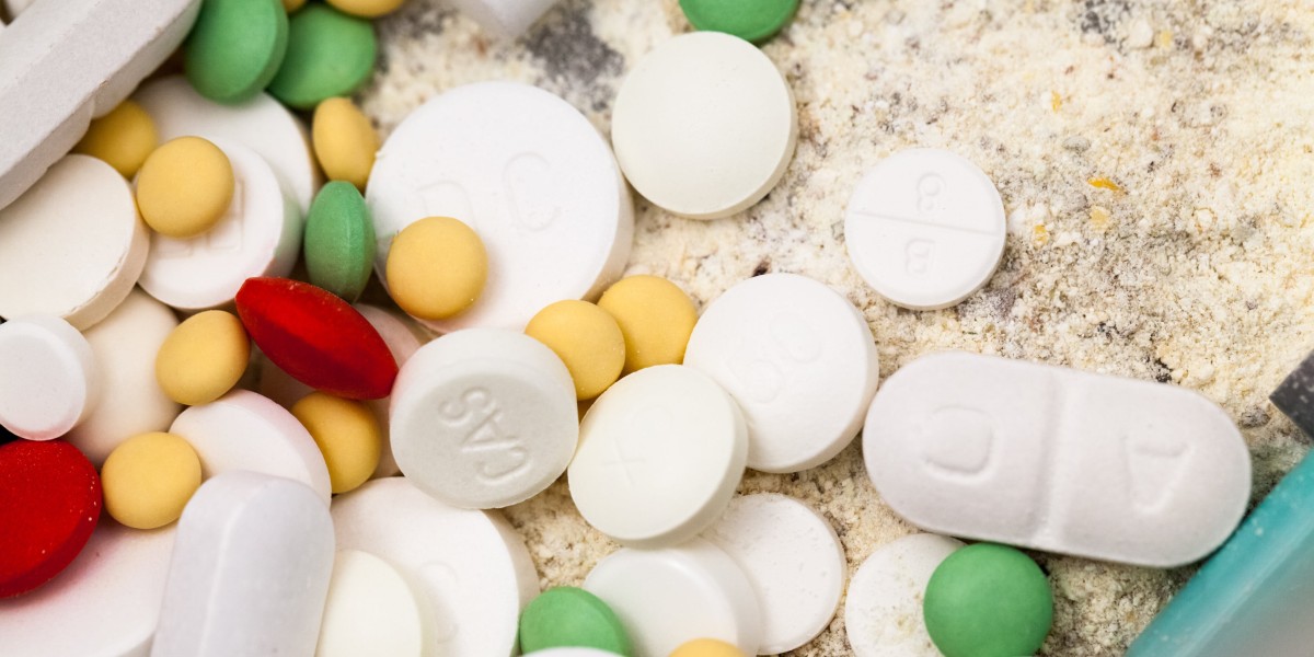 The Most Hilarious Complaints We've Seen About Painkiller Medication
