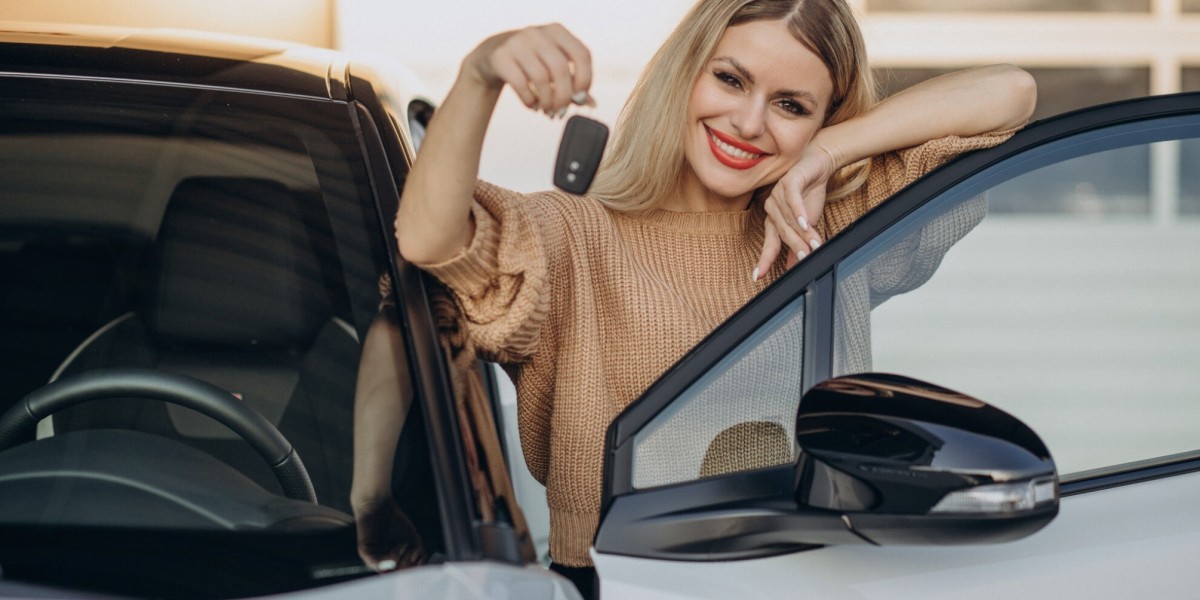 Abu Dhabi's Short Weekend Drive: How to Get the Most Out of Your Rental