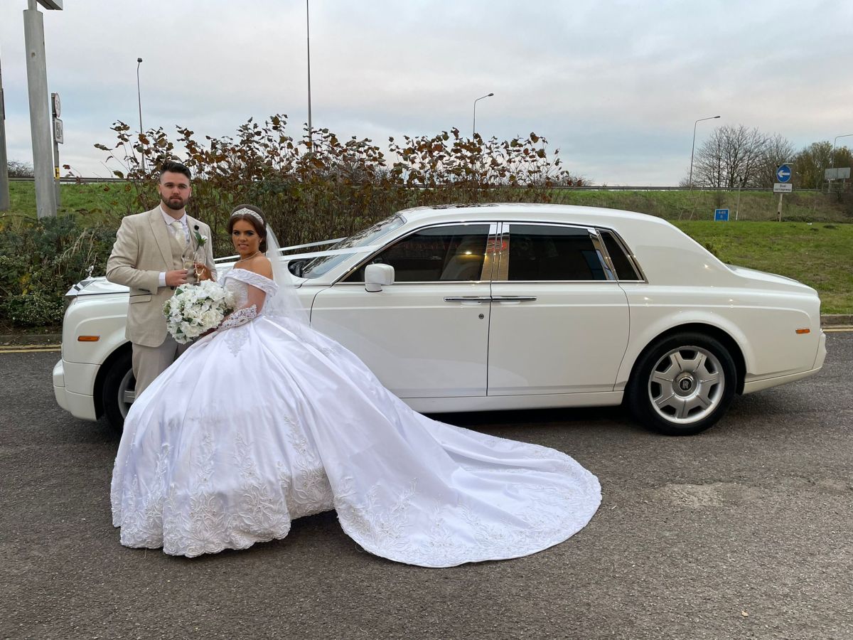 Why a Rolls Royce is the Ultimate Luxury Transport for Special Events – Read & Write